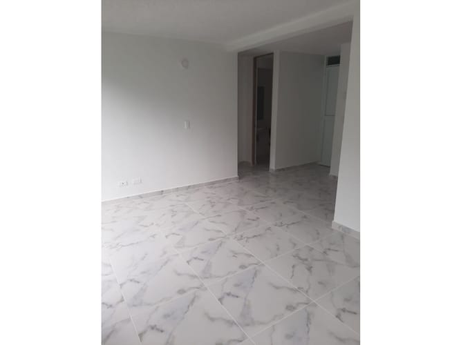 Apartamento de 2 alcobas en venta en Los Profesionales, Pereira, 47 m² · foto 2 de 10