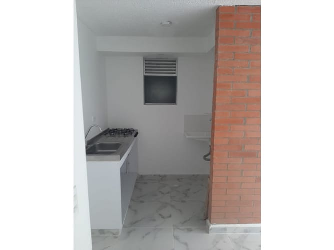 Apartamento de 2 alcobas en venta en Los Profesionales, Pereira, 47 m² · foto 3 de 10