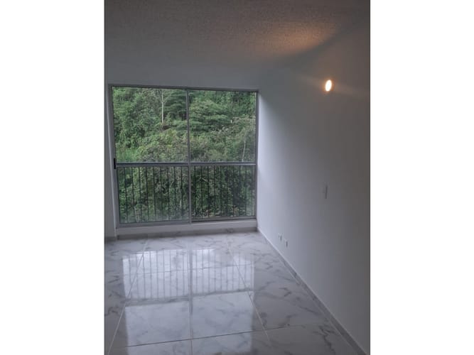 Apartamento de 2 alcobas en venta en Los Profesionales, Pereira, 47 m² · foto 5 de 10