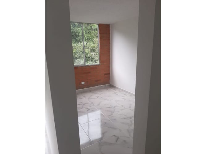 Apartamento de 2 alcobas en venta en Los Profesionales, Pereira, 47 m² · foto 7 de 10