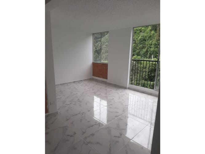 Apartamento de 2 alcobas en venta en Los Profesionales, Pereira, 47 m² · foto 9 de 10