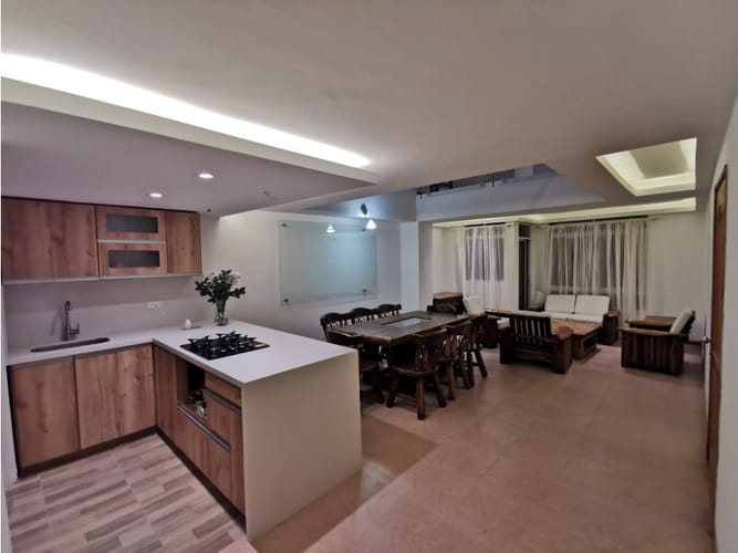 Apartamento de 3 alcobas en venta en Laureles, Medellín, 200 m² · foto 3 de 14