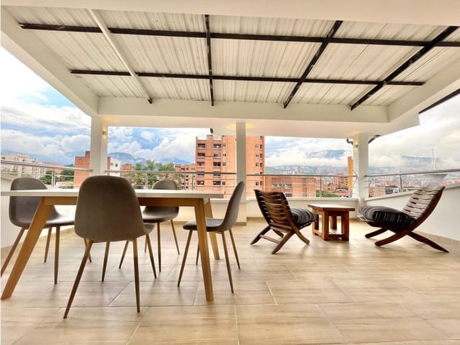 Apartamento de 3 alcobas en venta en Laureles, Medellín, 200 m² · foto 10 de 14