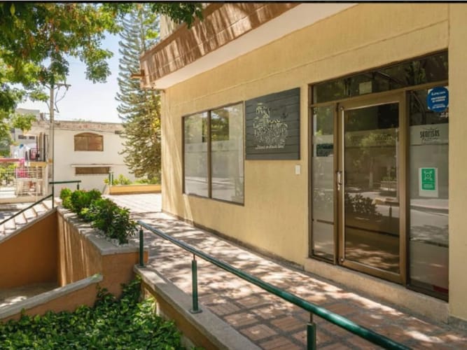 Local en venta en Bavaria, Santa Marta, 88 m² · foto 2 de 14