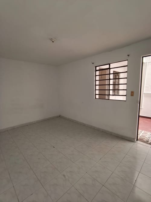 Casa de 6 alcobas en venta en Engativá, Bogotá, 216 m² · foto 9 de 24