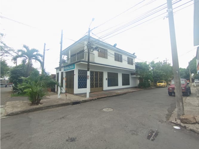 Casa de 4 alcobas en venta en Esperanza 8, Villavicencio, 274 m² · foto 2 de 11