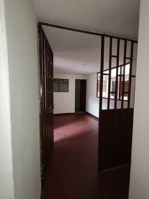 Casa de 6 alcobas en venta en Engativá, Bogotá, 216 m² · foto 13 de 24