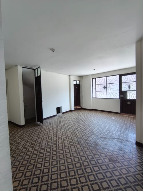 Casa de 6 alcobas en venta en Engativá, Bogotá, 216 m² · foto 11 de 24