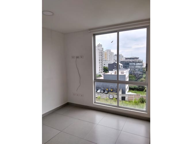 Apartamento de 2 alcobas en venta en Pinares, Pereira, 52 m² · foto 2 de 14