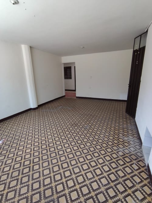 Casa de 6 alcobas en venta en Engativá, Bogotá, 216 m² · foto 6 de 24