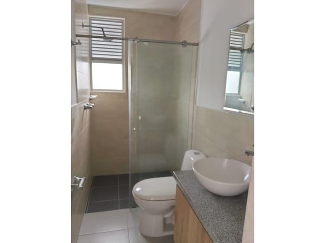 Apartamento de 2 alcobas en arriendo en Pinares, Pereira, 52 m² · foto 8 de 14