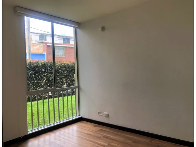 Apartamento de 2 alcobas en venta en Sector La Esmeralda, Tocancipá, 51 m² · foto 8 de 24