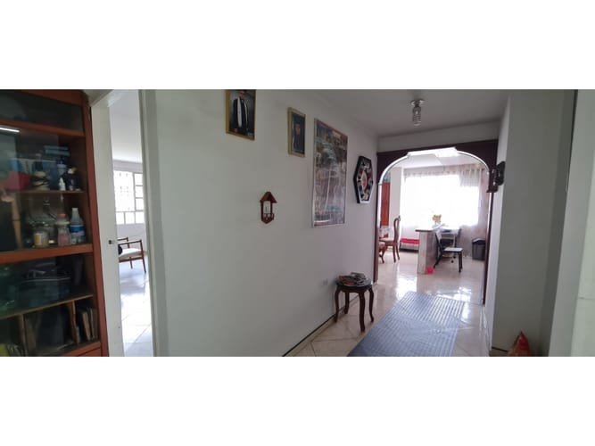 Casa de 7 alcobas en venta en Super Manzana 11, Bogotá, 295 m² · foto 2 de 24