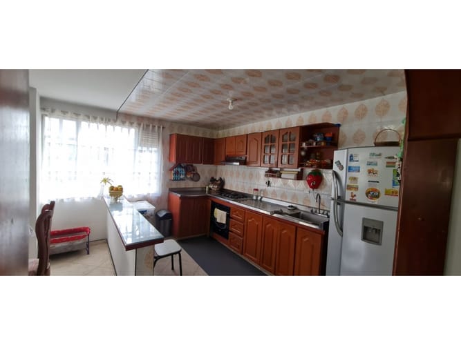 Casa de 7 alcobas en venta en Super Manzana 11, Bogotá, 295 m² · foto 3 de 24