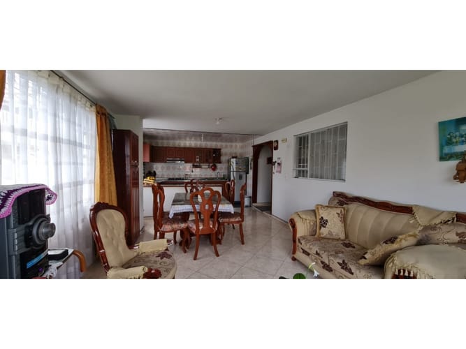 Casa de 7 alcobas en venta en Super Manzana 11, Bogotá, 295 m² · foto 5 de 24
