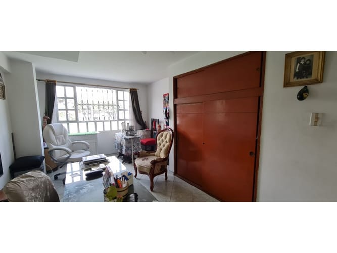 Casa de 7 alcobas en venta en Super Manzana 11, Bogotá, 295 m² · foto 10 de 24