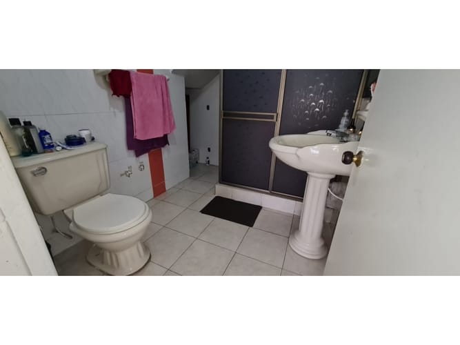 Casa de 7 alcobas en venta en Super Manzana 11, Bogotá, 295 m² · foto 11 de 24