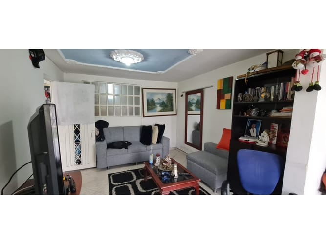 Casa de 7 alcobas en venta en Super Manzana 11, Bogotá, 295 m² · foto 13 de 24