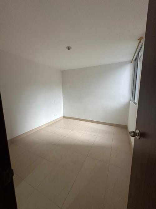 Apartamento de 3 alcobas en venta en Amazonia, Bello, 60 m² · foto 6 de 14
