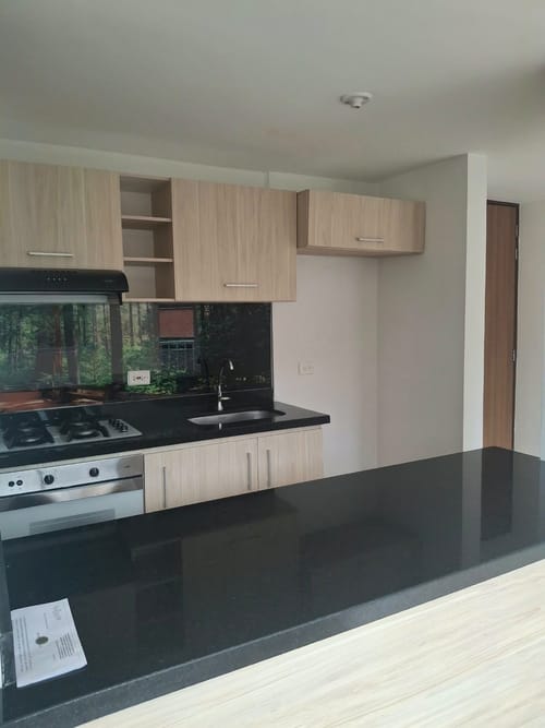 Apartamento de 3 alcobas en venta en Amazonia, Bello, 60 m² · foto 3 de 14