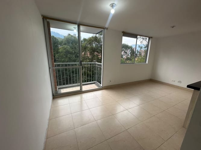 Apartamento de 3 alcobas en venta en Amazonia, Bello, 60 m² · foto 2 de 14