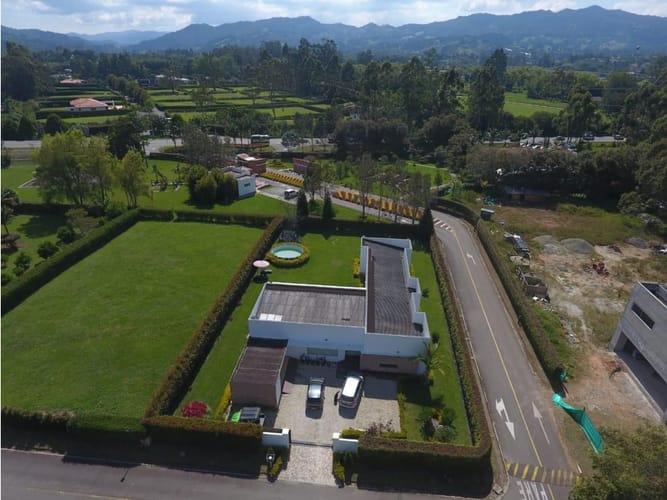 Casa de 5 alcobas en venta en Llano Grande, Rionegro, 350 m² · foto 5 de 24