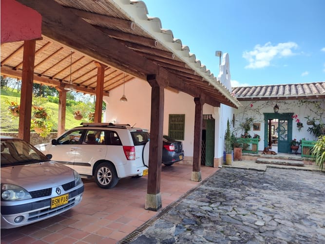 Casa de 7 alcobas en venta en Lomitas, La Ceja, 664 m² · foto 4 de 24
