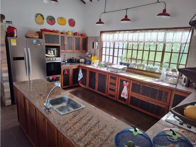 Casa de 7 alcobas en venta en Lomitas, La Ceja, 664 m² · foto 12 de 24