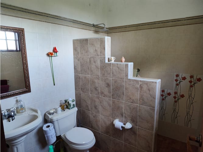Casa de 7 alcobas en venta en Lomitas, La Ceja, 664 m² · foto 17 de 24