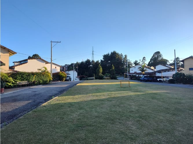 Casa de 3 alcobas en venta en Cuatro Esquinas, Rionegro, 280 m² · foto 8 de 11