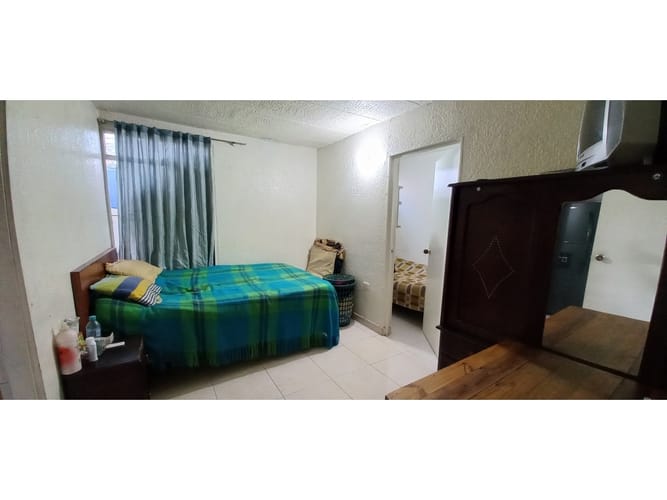 Apartamento de 2 alcobas en venta en Cr. Cerezos De Suba, Bogotá, 48 m² · foto 2 de 11