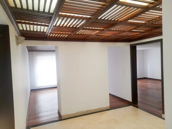 Apartamento de 3 alcobas en arriendo en Chicó Navarra, Bogotá, 165 m² · foto 4 de 13