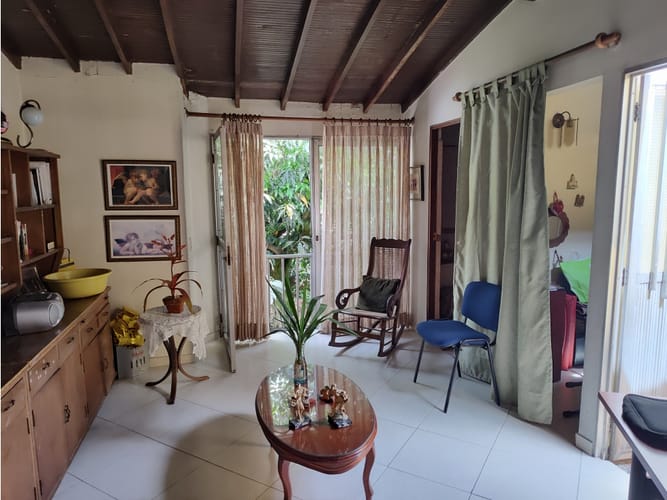 Casa de 3 alcobas en venta en Las Acacias, Medellín, 269 m² · foto 3 de 15