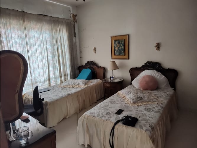 Casa de 3 alcobas en venta en Las Acacias, Medellín, 269 m² · foto 5 de 15