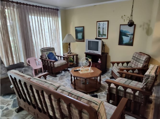 Casa de 3 alcobas en venta en Las Acacias, Medellín, 269 m² · foto 13 de 15