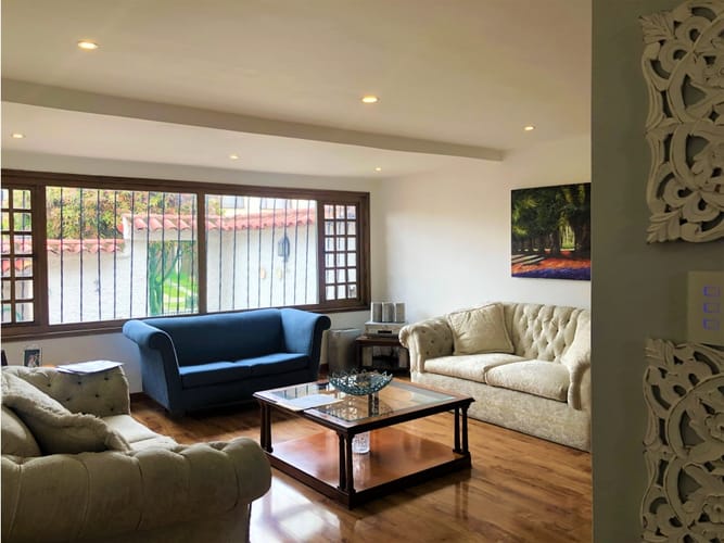 Casa de 4 alcobas en venta en Pontevedra, Bogotá, 254 m² · foto 2 de 24