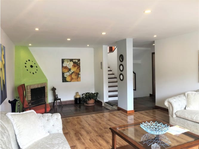 Casa de 4 alcobas en venta en Pontevedra, Bogotá, 254 m² · foto 3 de 24