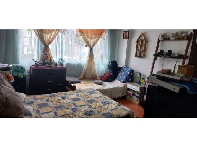 Casa de 7 alcobas en venta en La Campiña, Bogotá, 238 m² · foto 9 de 24