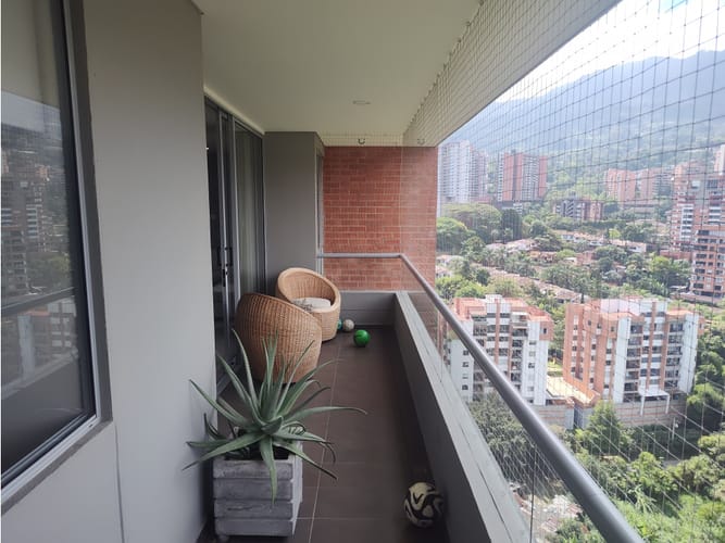 Apartamento de 3 alcobas en venta en Cumbres, Envigado, 283 m² · foto 23 de 24