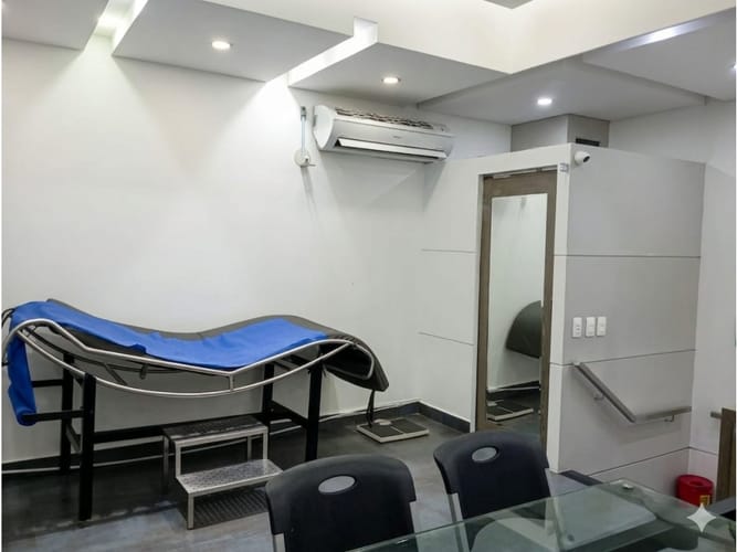 Consultorio en venta en Tequendama, Cali, 55 m² · foto 11 de 13