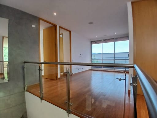Casa de 3 alcobas en arriendo en Urbanización Las Cumbres, Envigado, 448 m² · foto 15 de 24