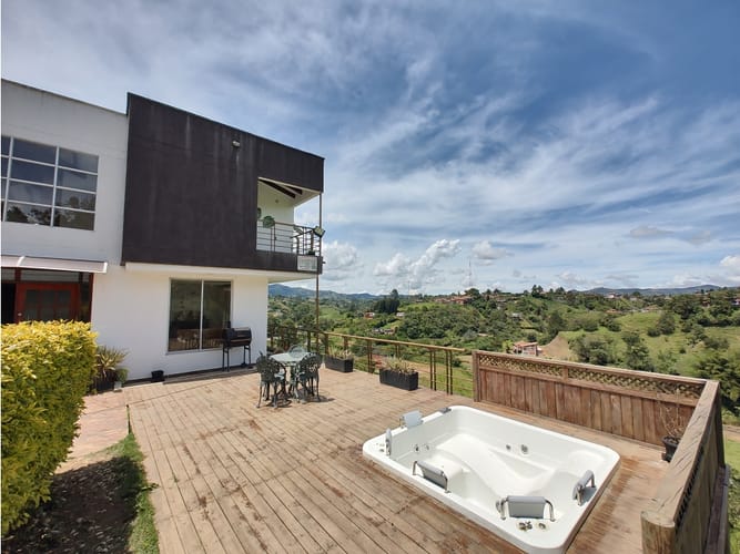 Casa de 3 alcobas en venta en Las Mercedes, Marinilla, 240 m² · foto 2 de 24