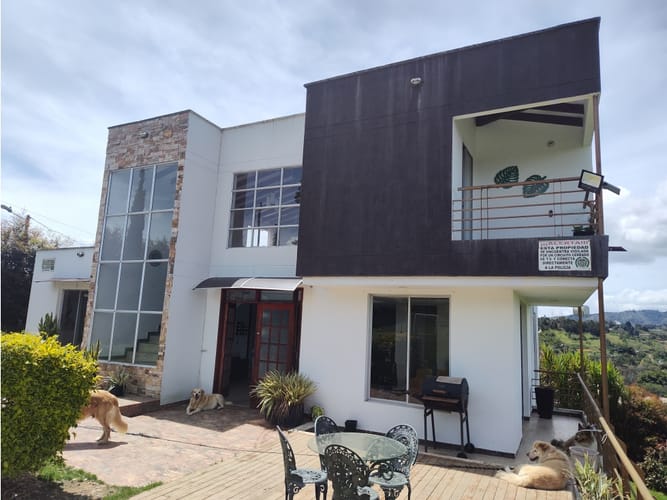 Casa de 3 alcobas en venta en Las Mercedes, Marinilla, 240 m² · foto 3 de 24
