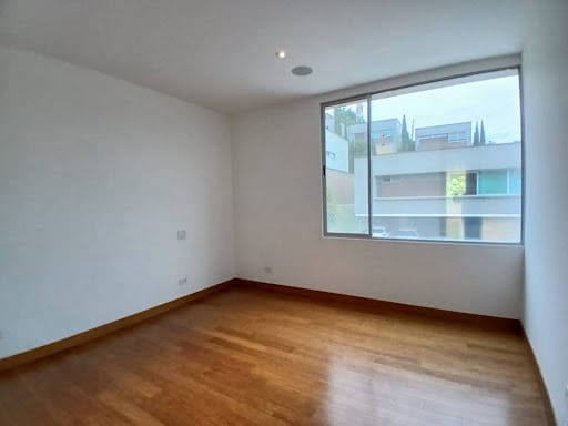 Casa de 3 alcobas en arriendo en Urbanización Las Cumbres, Envigado, 448 m² · foto 19 de 24