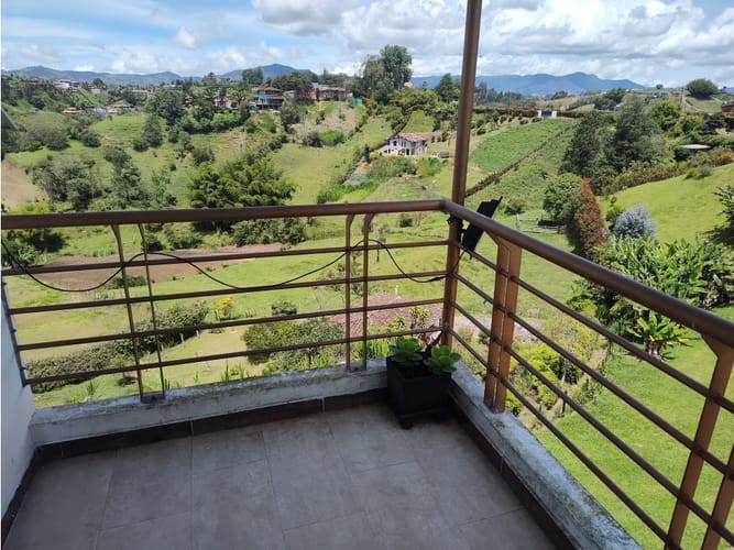 Casa de 3 alcobas en venta en Las Mercedes, Marinilla, 240 m² · foto 4 de 24