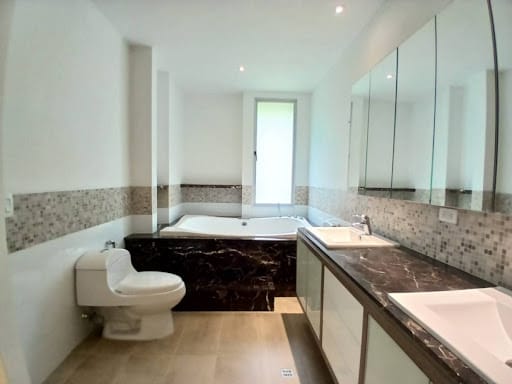 Casa de 3 alcobas en arriendo en Urbanización Las Cumbres, Envigado, 448 m² · foto 23 de 24