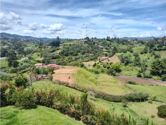 Casa de 3 alcobas en venta en Las Mercedes, Marinilla, 240 m² · foto 21 de 24
