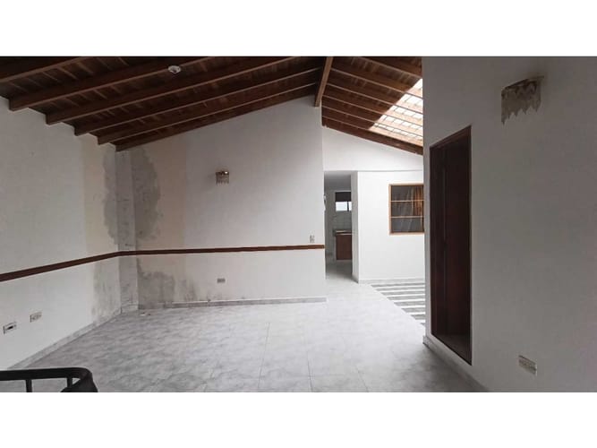 Casa de 3 alcobas en arriendo en Mesa, Envigado, 120 m² · foto 2 de 11