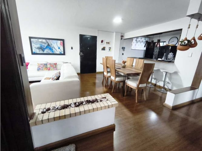 Apartamento de 3 alcobas en venta en Belalcazar, Bogotá, 101 m² · foto 1 de 24