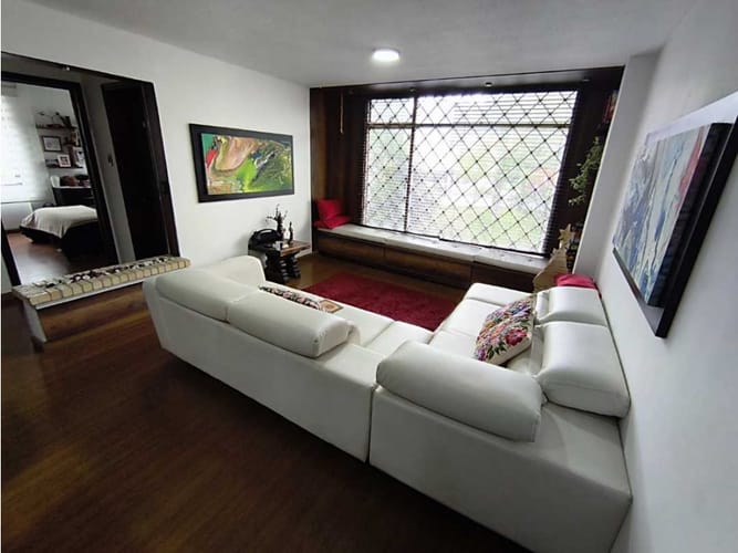 Apartamento de 3 alcobas en venta en Belalcazar, Bogotá, 101 m² · foto 2 de 24